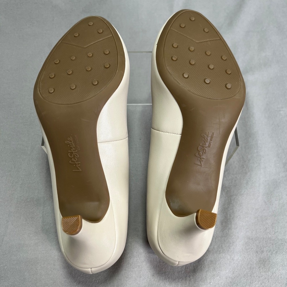 Life Stride Parigi Slip on Heels Beige Neutral Pumps Classic Round Toe Heels 8.5 - Picture 8 of 12